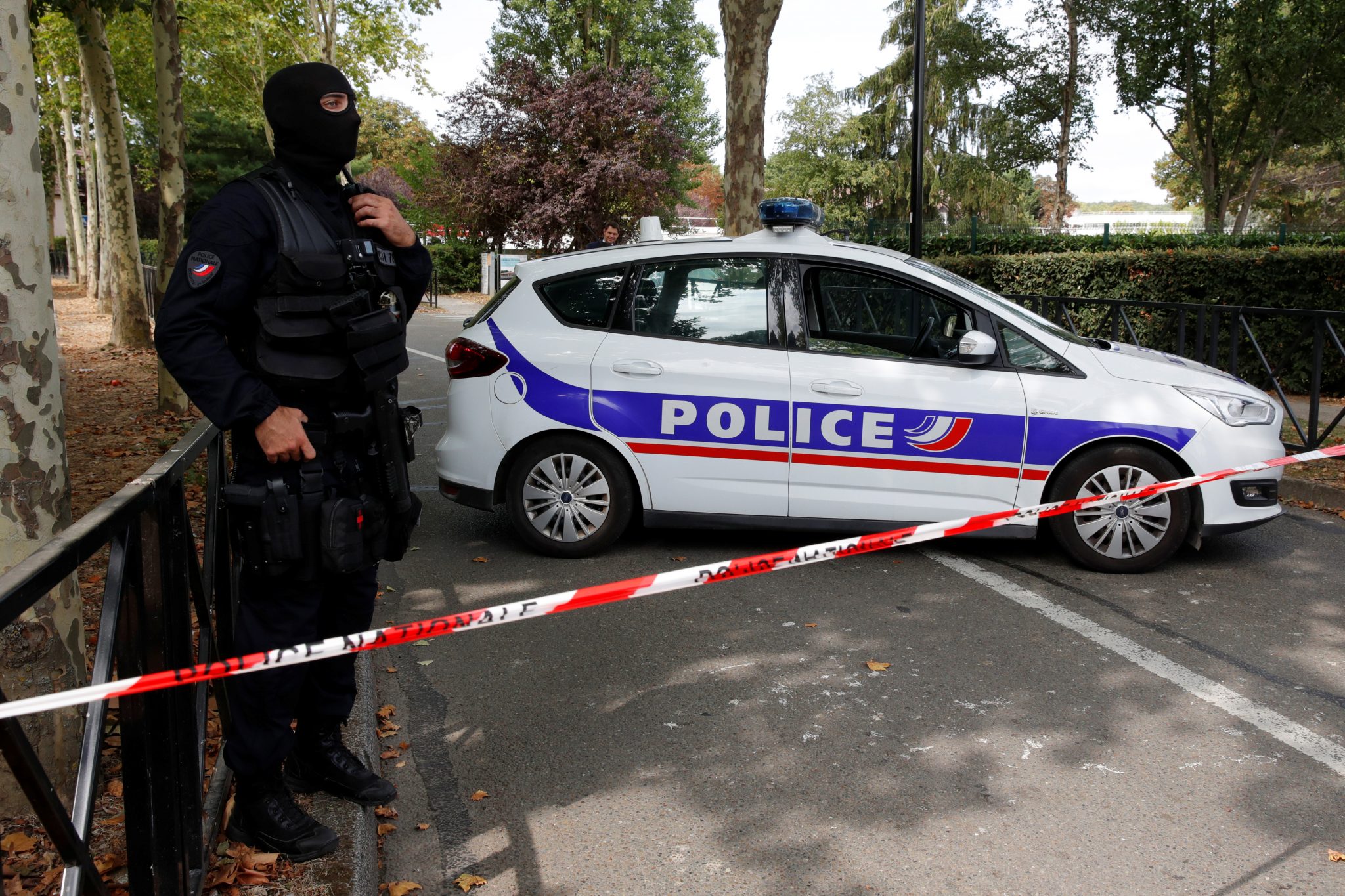 Islamist-linked stabbing attack in France indicates continuing threat: French police secure a street after a man killed two persons and injured an other in a knife attack in Trappes, near Paris, according to French authorities, France, August 23, 2018. REUTERS/Philippe Wojazer - RC1F88A76AF0