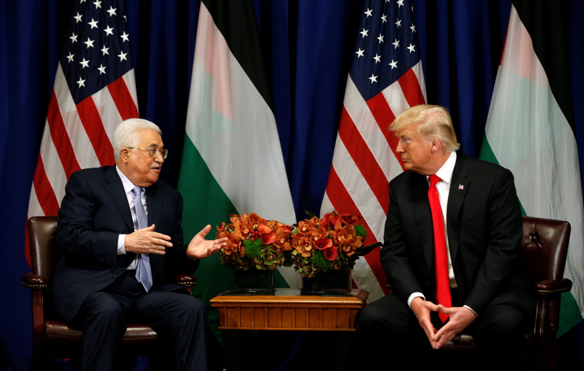 On backdrop of diplomatic and economic measures against the PA: U.S. President Donald Trump meets with Palestinian President Mahmoud Abbas during the U.N. General Assembly in New York, U.S., September 20, 2017. REUTERS/Kevin Lamarque - RC1BCBBBAA10